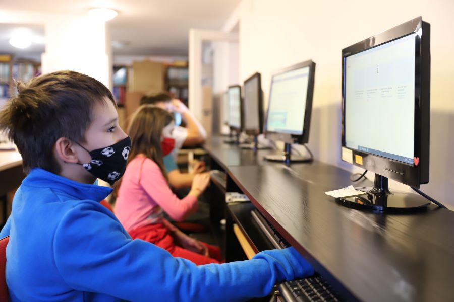 Számítógépek hátrányos helyzetű gyerekeknek